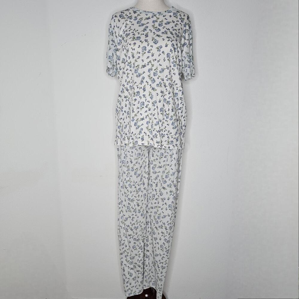 NWT Aqua Women's White/Floral 2 Piece Set-Shirt/Pants Size X-Small